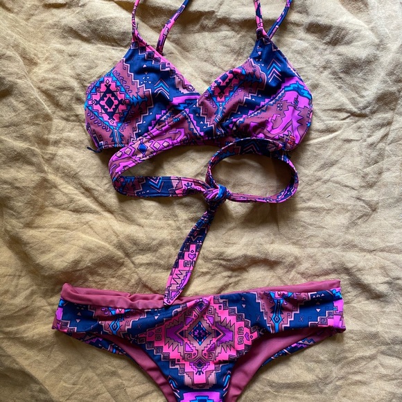 billabong bikini set - Picture 2 of 2